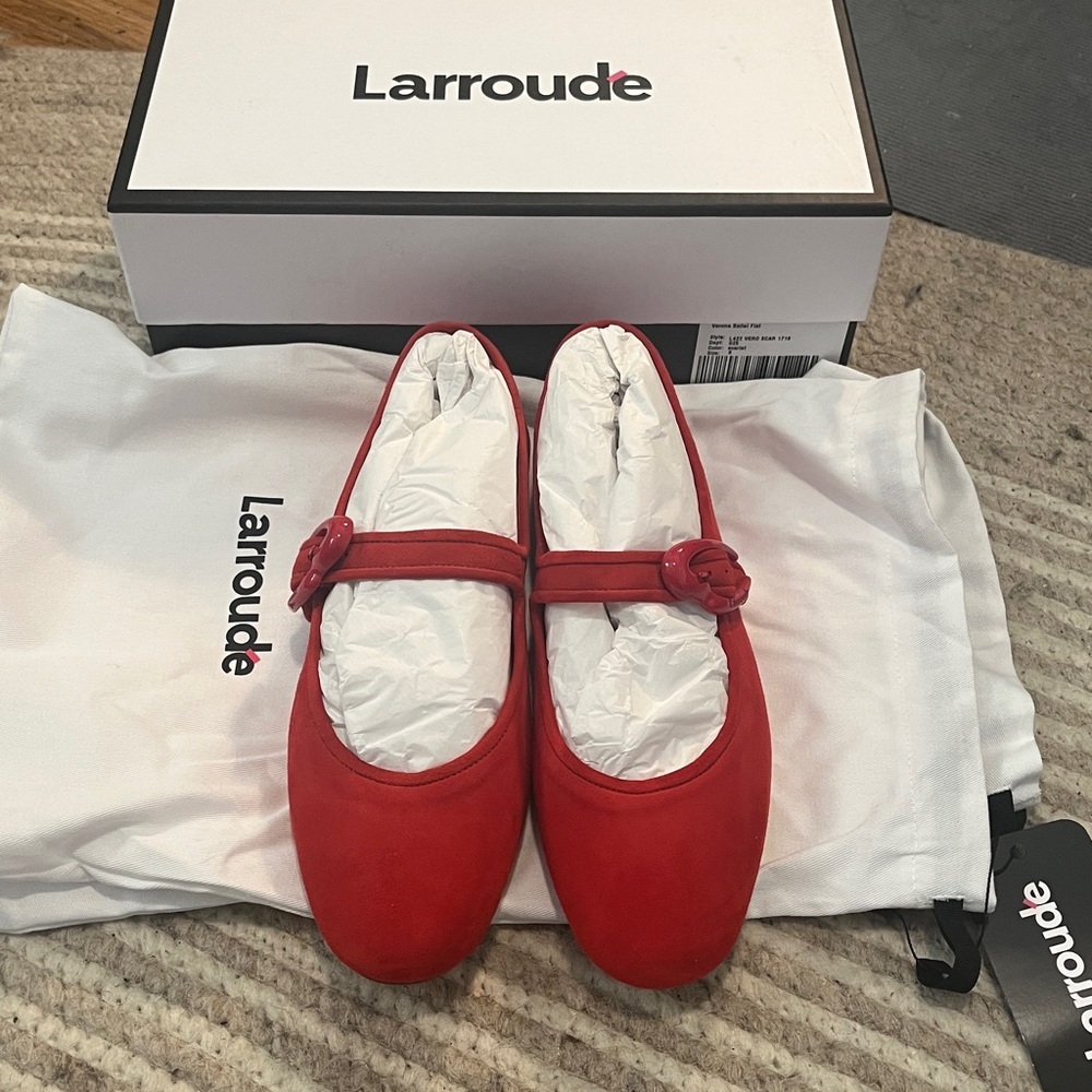 NEW Larroude Verona Ballet Flat In Scarlet Suede sz 8